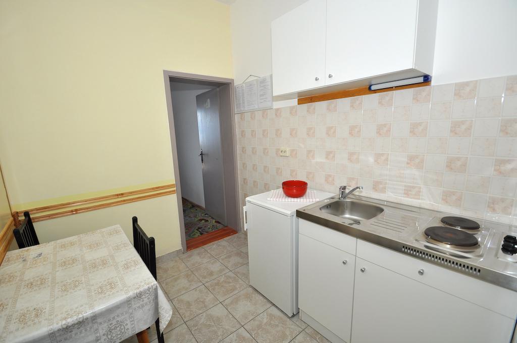 Apartments Davor Ceko Jesenice  Bilik gambar